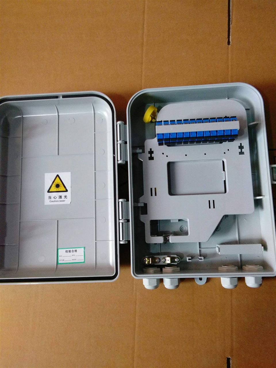 ftth16芯 室内外光缆分纤箱一分16光纤分光箱 插片式分线箱分光器